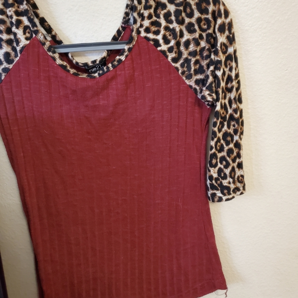 Elbow length sleeves shirt